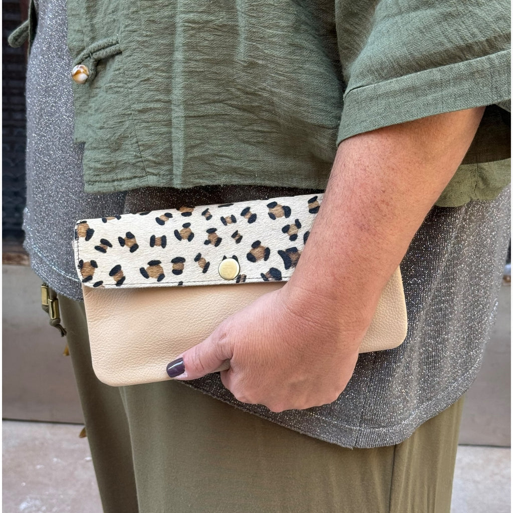 Monedero grande solapa animal print