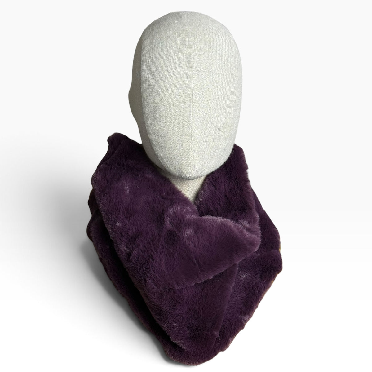 Cuello de pelo sintético