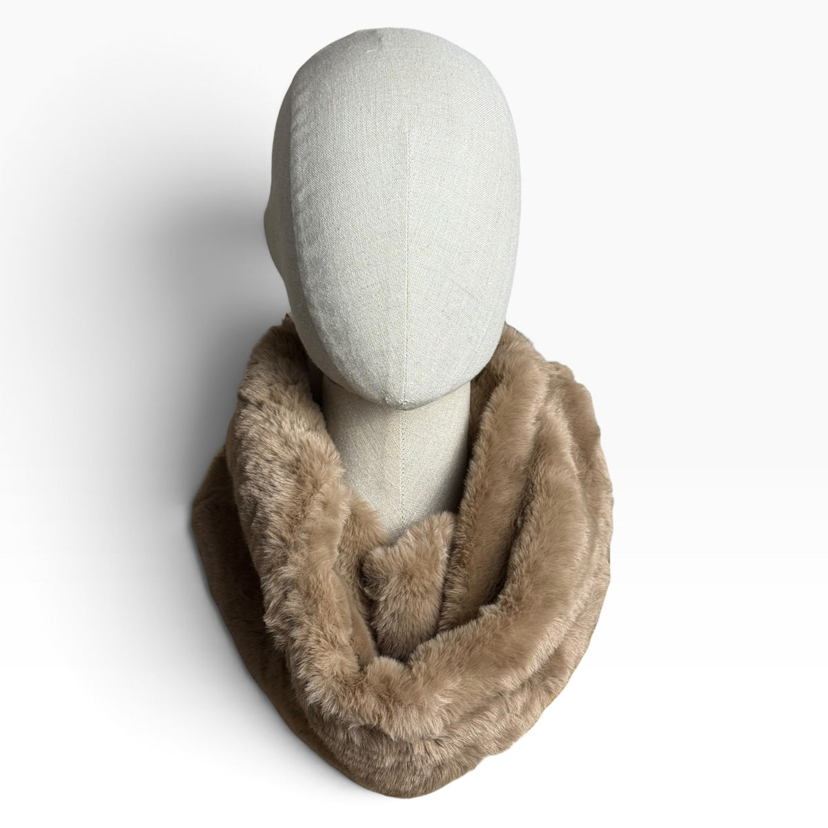 Cuello de pelo sintético