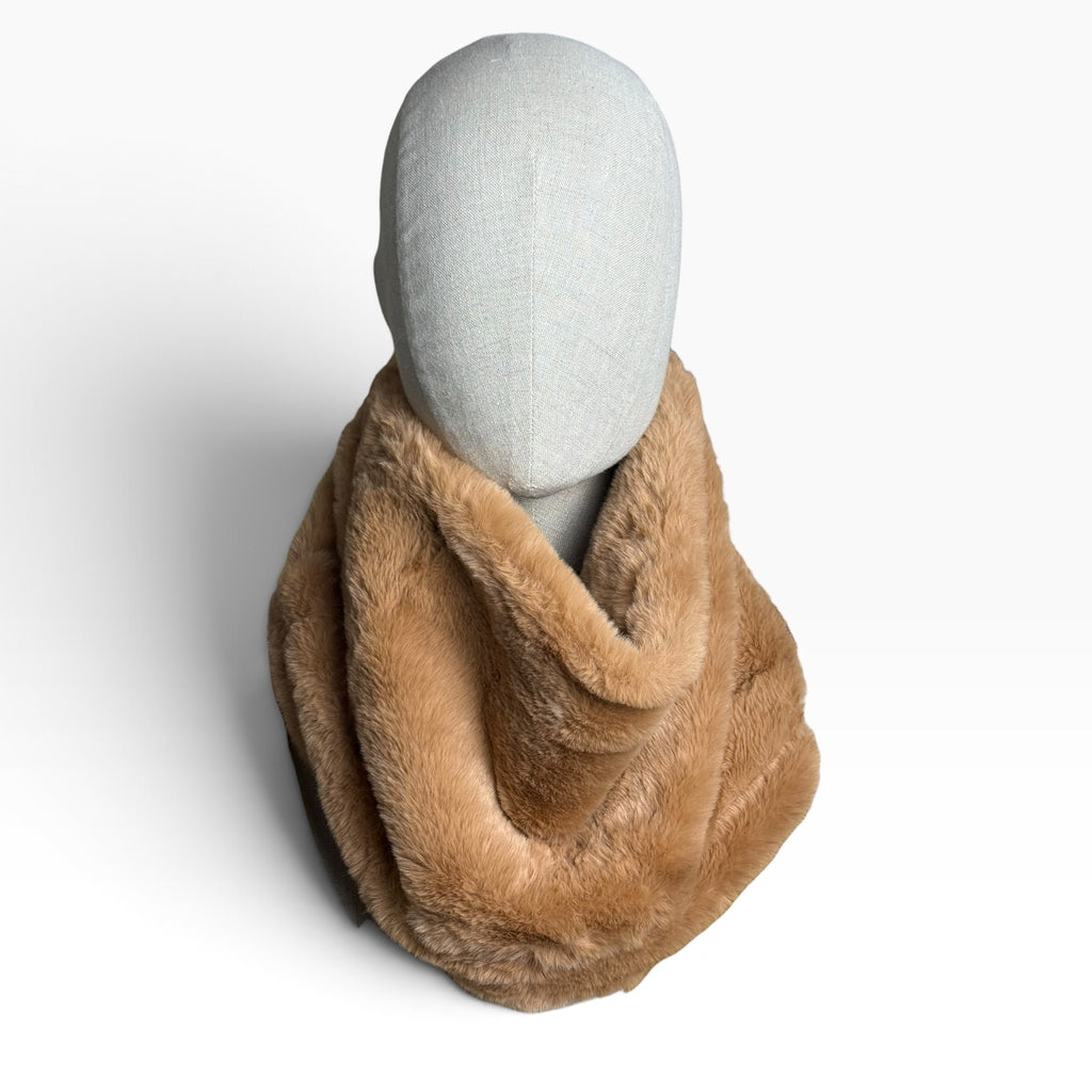Cuello de pelo sintético