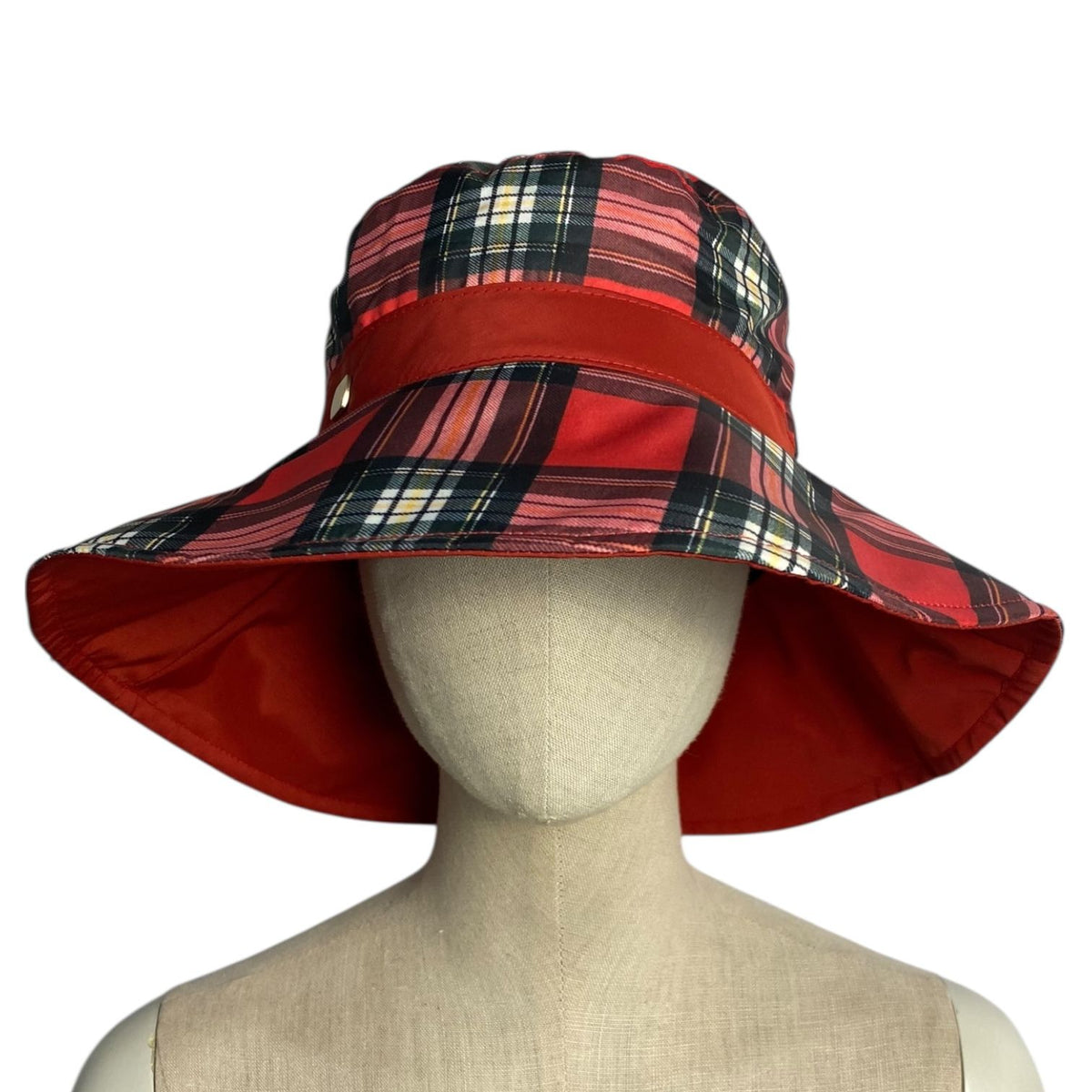 Gorro escocés ala grande