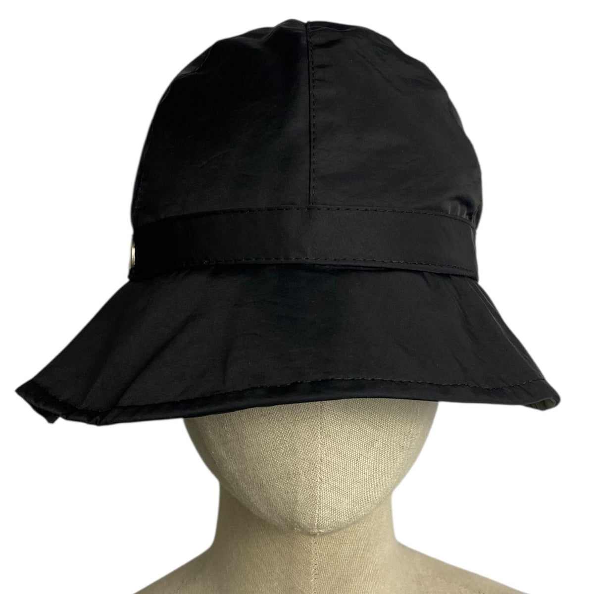Sombrero de agua plisado