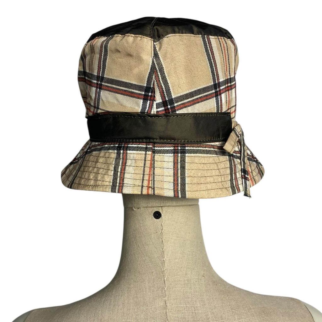 Gorro escocés ala corta
