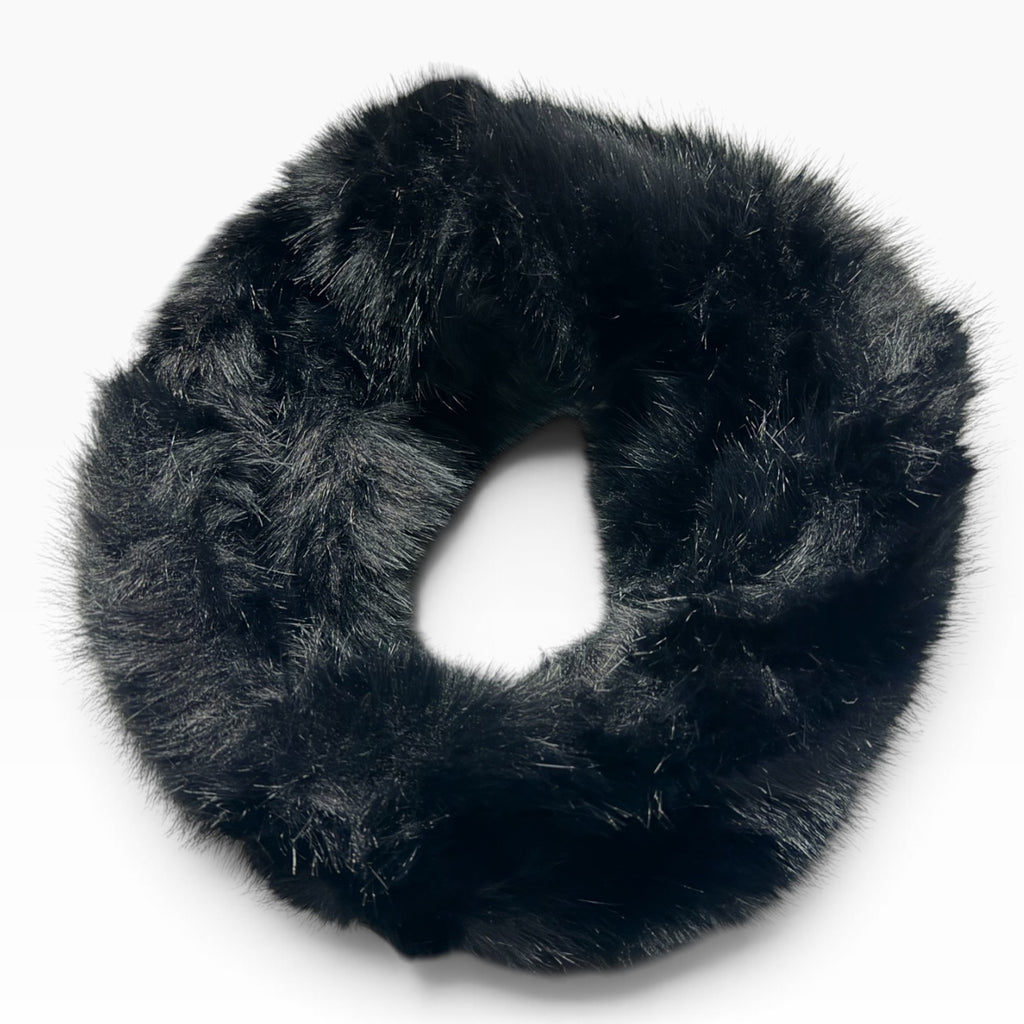 Cuello pelo largo negro Tantrend