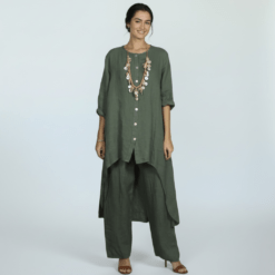 Conjunto de lino con botones