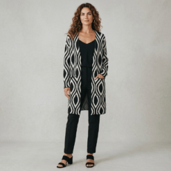 Chaqueta blanca y negra Tantrend