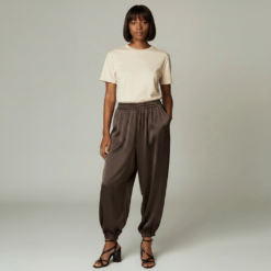 Pantalón bombacho satinado bolsillos